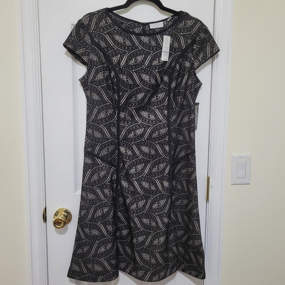 New York & Co Black White Lace Fit Flare Dress NWT Medium Stretch Short Sleeve